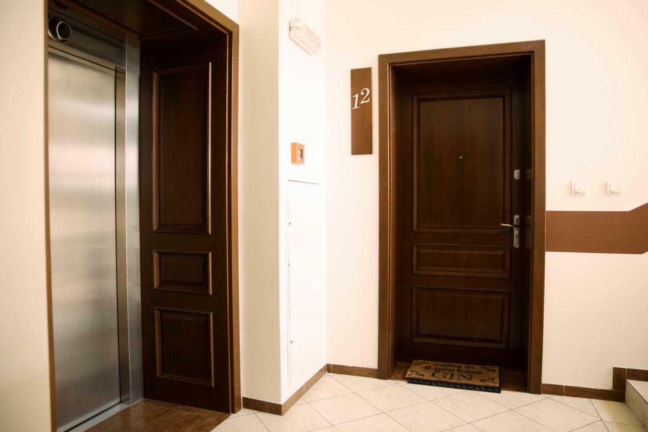 75M2 Apartament Kopernik Z Widokiem Na Jasna Gore เชสโตฮอวา ภายนอก รูปภาพ