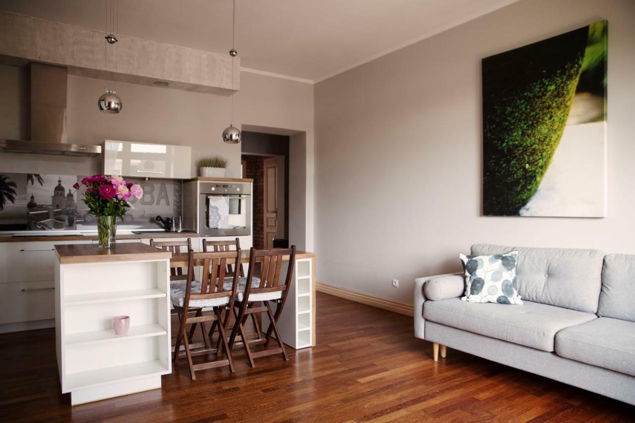 75M2 Apartament Kopernik Z Widokiem Na Jasna Gore เชสโตฮอวา ภายนอก รูปภาพ