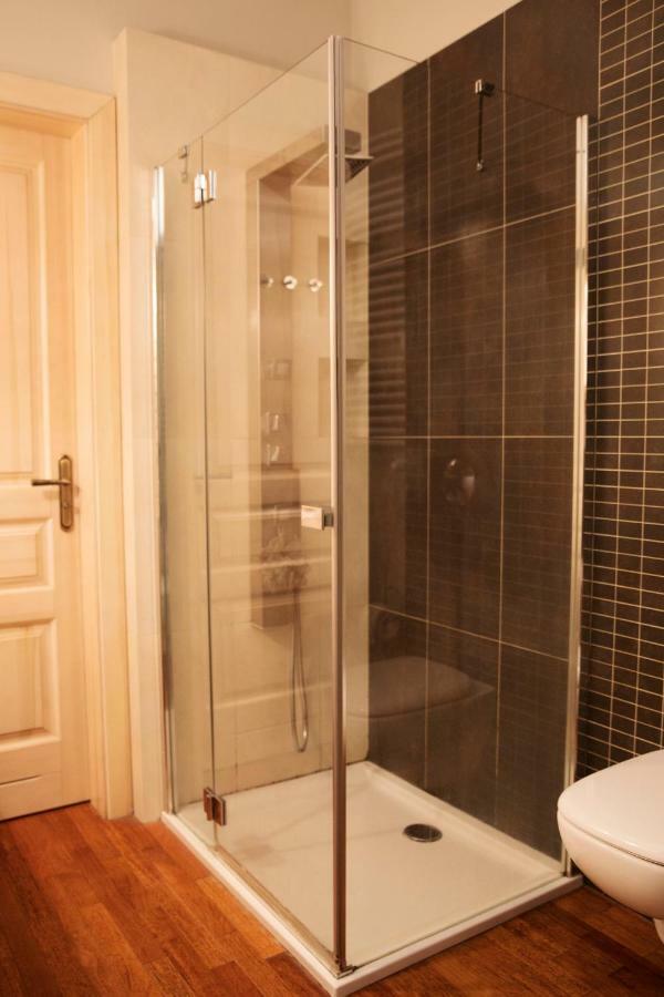 75M2 Apartament Kopernik Z Widokiem Na Jasna Gore เชสโตฮอวา ภายนอก รูปภาพ