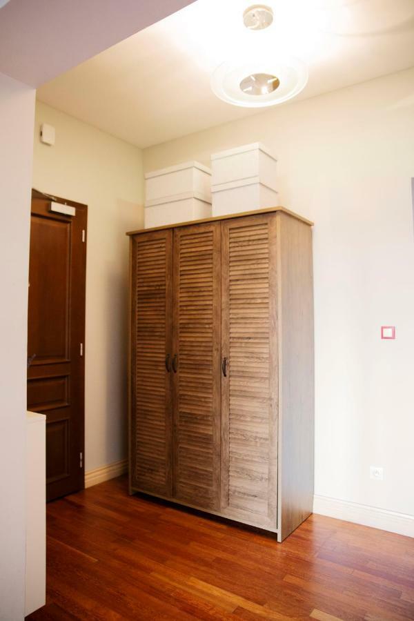 75M2 Apartament Kopernik Z Widokiem Na Jasna Gore เชสโตฮอวา ภายนอก รูปภาพ