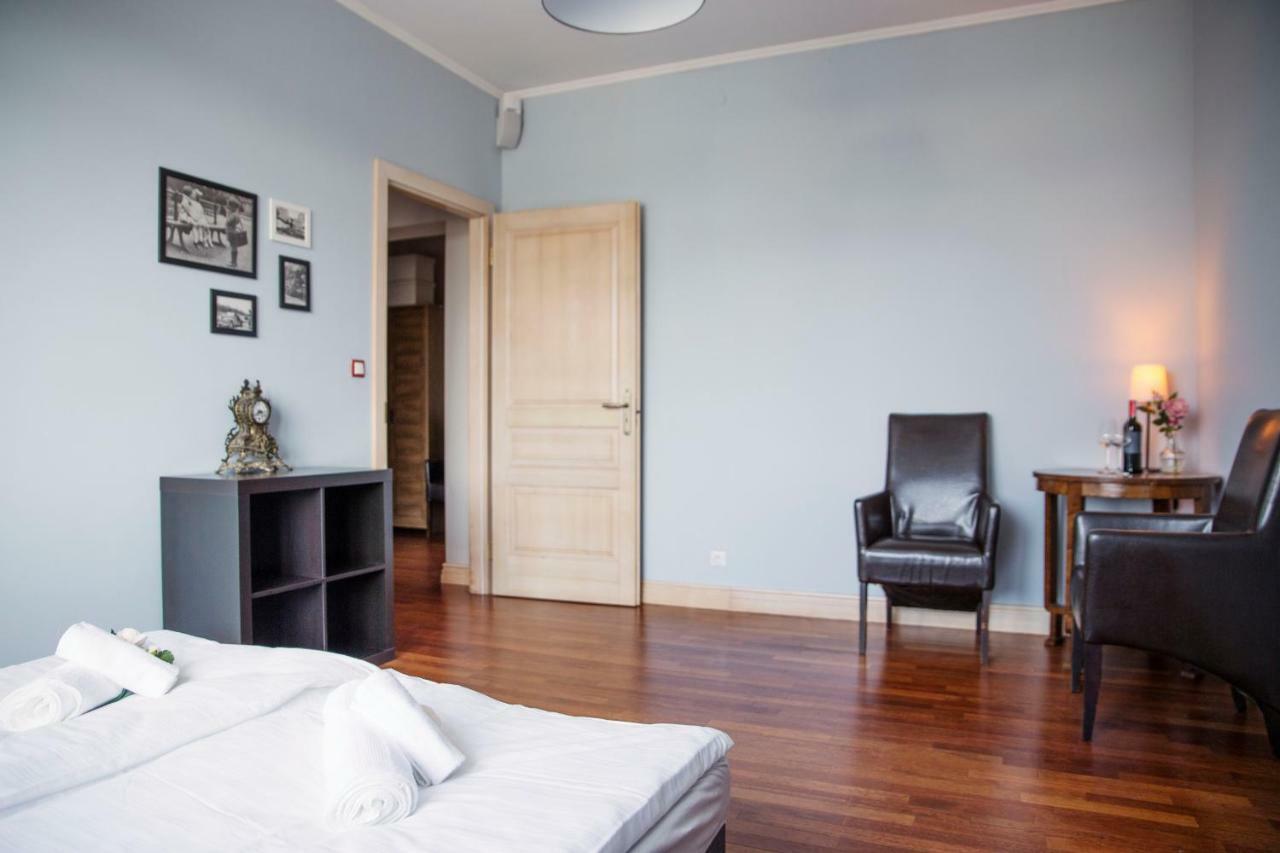 75M2 Apartament Kopernik Z Widokiem Na Jasna Gore เชสโตฮอวา ภายนอก รูปภาพ