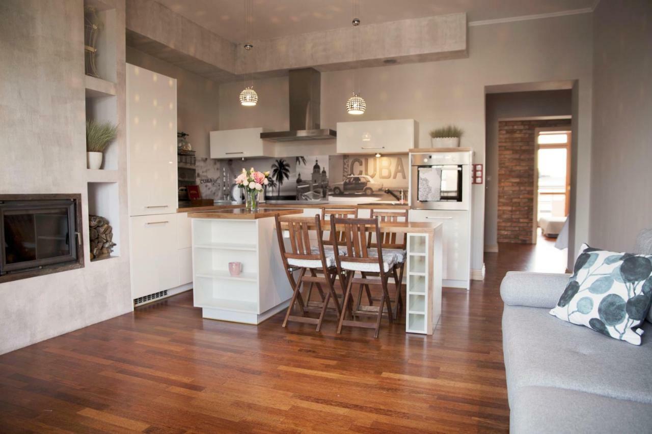 75M2 Apartament Kopernik Z Widokiem Na Jasna Gore เชสโตฮอวา ภายนอก รูปภาพ